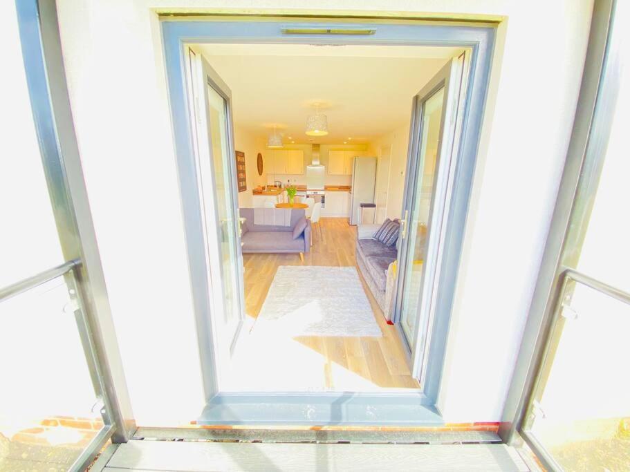 Beautiful, Brand New Apartment! Cheltenham Exterior foto