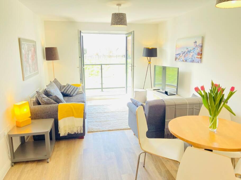 Beautiful, Brand New Apartment! Cheltenham Exterior foto
